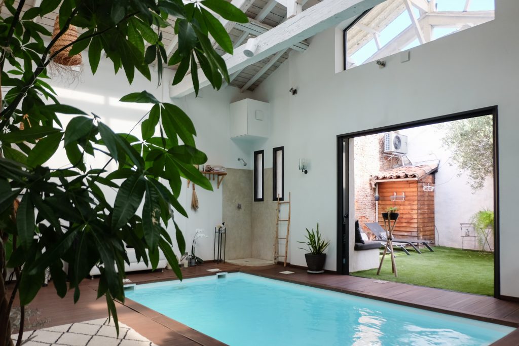 piscine vue extérieur